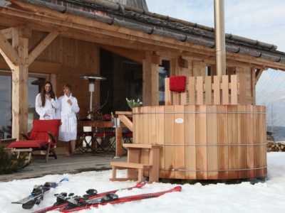 La différence entre un bain nordique et un Spa en bois